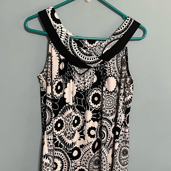 SELLING CATO TOP FOR WOMEN SIZE M BLACK AND WHITE FLORAL SLEEVELESS USED - Picture 12 of 13